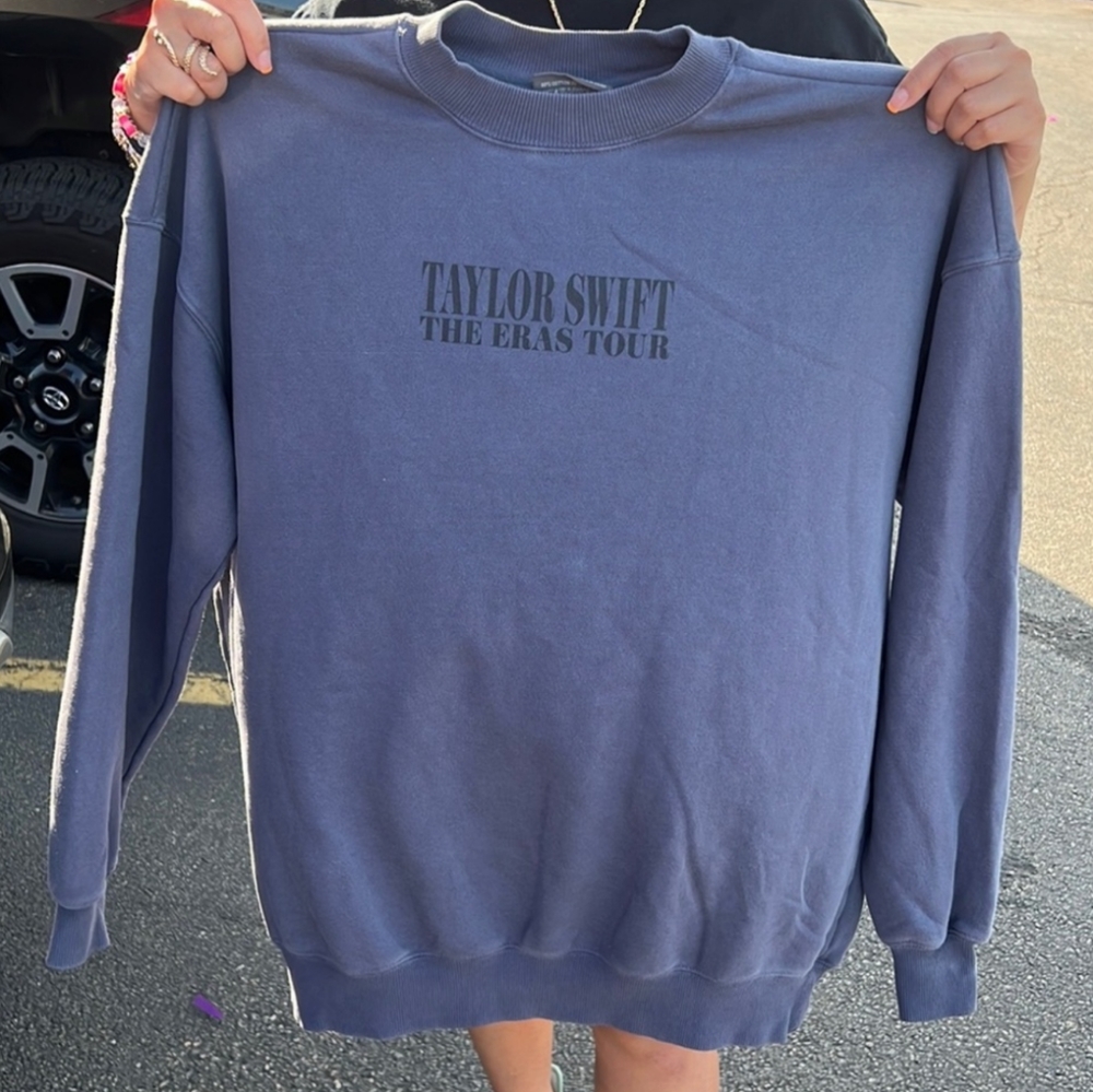 Taylor Swift Navy Blue Crewneck Sweatshirt XS